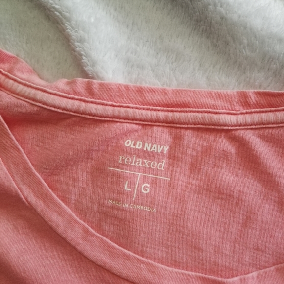 Old Navy Crew Neck Tee - Picture 2 of 3